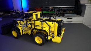 LEGO Technic 42030 - Volvo L350F (обзор/review) 4K