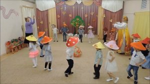 " ХОРОВОД ГРИБОЧКОВ" Осень 2017г  СРЕДНЯЯ ГРУППА