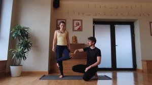 Эка Пада Агнистамбха  Уткатасана. Как сделать позу безопасно. Видео разбор асаны