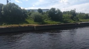 Болотоход Бурлак и классический лодочный мотор. Соревнование на скорость.