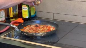 Капуста тушеная со свининой по-советски (солянка)