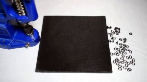 Установка овального люверса.