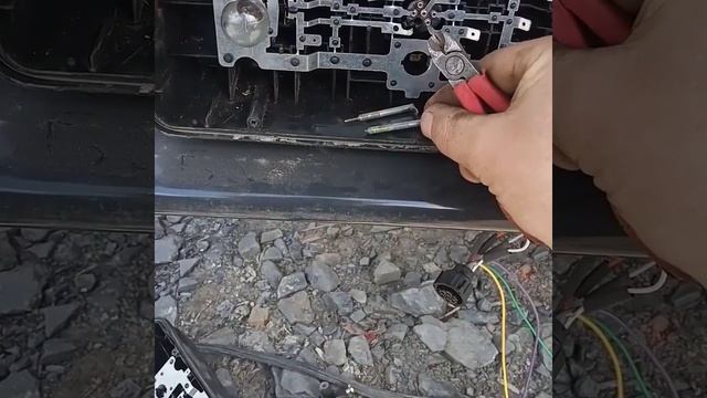 Repair of the rear light of the IVECO truck.ремонт заднего фонаря грузового автомобиля IVECO. смотреть онлайн