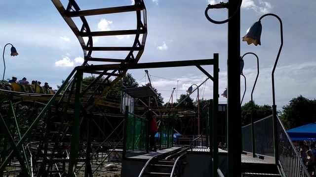 Аттракцион "Гусеница".