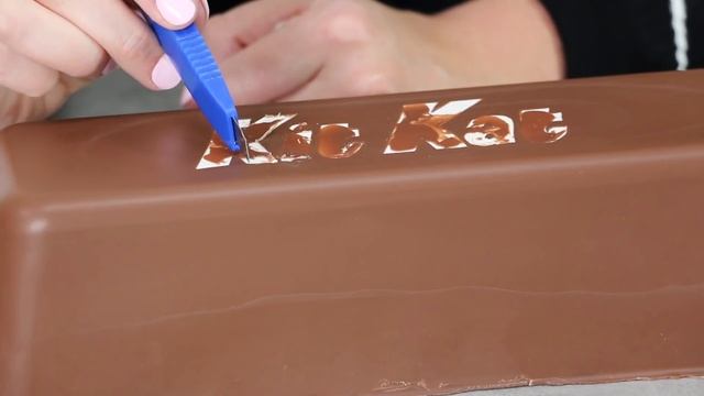 GIANT Caramel KitKat CHUNKY Candy Bar! Huge Kit Kat Chocolate Bar Recipe | My Cupcake Addiction