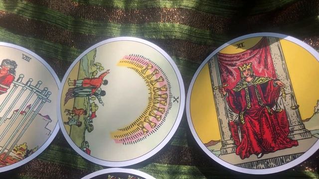 Прогулка с колодой Таро смотреть онлайн