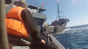 Российских пограничников после нападения северокорейских браконьеров доставили во Владивосток
