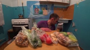 VLOG: ОБЗОР ЕДЫ И ПРОДУКТОВ, КОТОРЫЕ ПРИНЕСЛА МАМА #6/ ПРИКОЛЫ/ ЖИЗНЬ/LIVE/ИНТРОВЕРТ/30.10. 2022#324