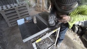 Резка камня, стела в форме открытой книги из Габбро диабаза