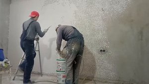 Нанесение шпаклёвки на стены 3-и способа:шпателями,пистолетом и валиком.