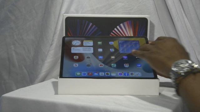 Apple iPad Pro 12.9-inch (6th Generation): with M2 chip, Liquid Retina XDR Display, 128GB, Wi-Fi 6E смотреть онлайн