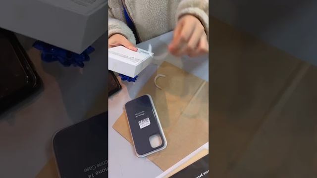 Новенький, оригинальный Apple iPhone 14 128gb Starlight распаковка