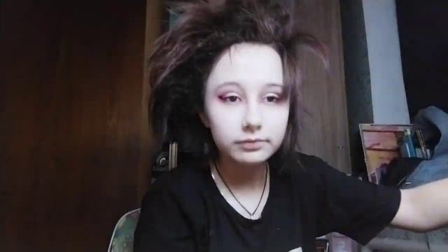 //Обзор на расчёску для начеса и новый лак для волос ( Эмо) смотреть онлайн