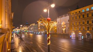 ?? Санкт-Петербург. Новогодний Невский проспект и весенняя погода.