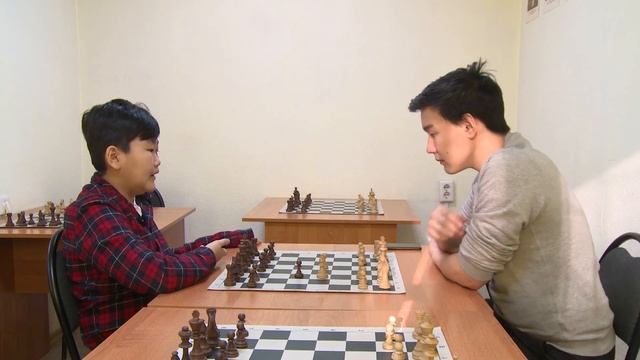 Шестиклассник из Улан-Удэ стал самым юным мастером ФИДЕ из Бурятии смотреть онлайн