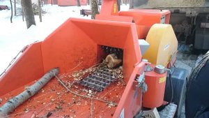 Измельчитель веток, дробилка для дерева.