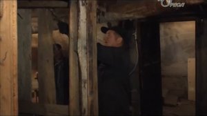 В Сланцах, еще в одном многоквартирном доме демонтировали кладовые в подвальном помещении