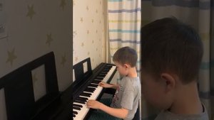 Я играю на фортепиано 🎹 Задиристые буги автор:Э.Градески