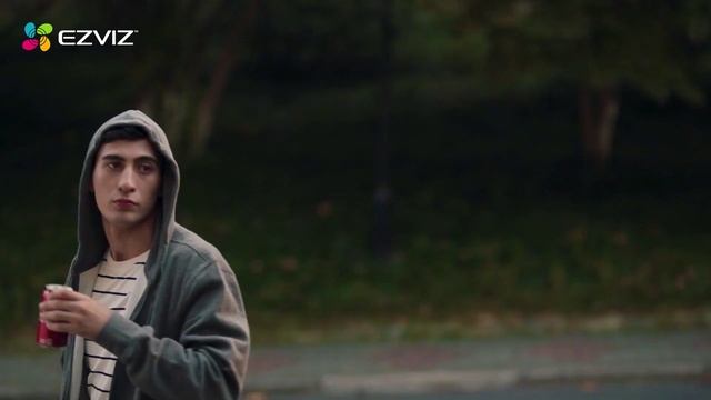 Ezviz C8C trumpas pristatymas - 360 lauko kamera valdoma tiesiai mobiliajame telefone! смотреть онлайн