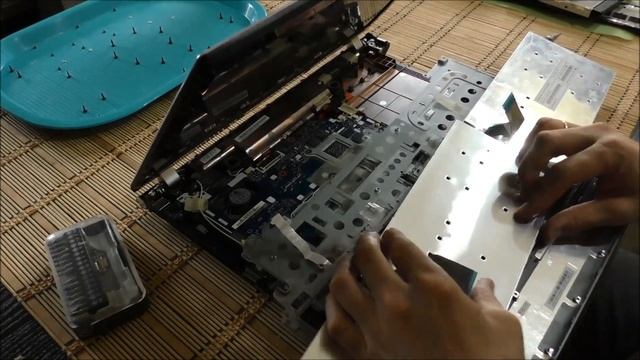 Как заменить клавиатуру на ноутбуке Acer V3-571G смотреть онлайн