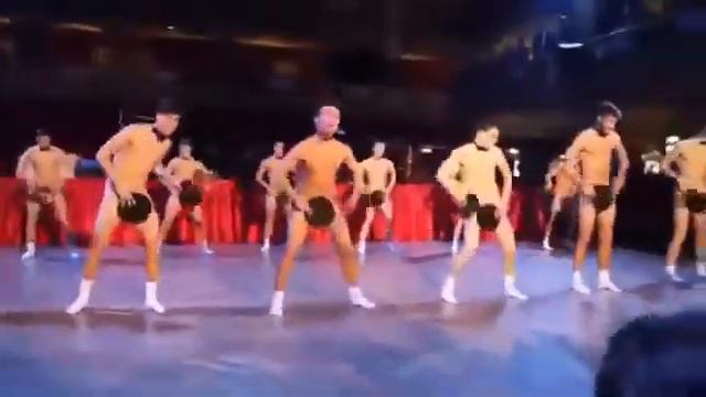 Танцы с раздеванием видео. Танцы с раздеванием видео
