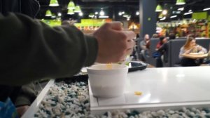 ЕМ ПРОДУКТЫ В МАГАЗИНЕ НЕ ЗАПЛАТИВ/РЕАКЦИЯ ОХРАНЫ!