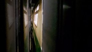 Прибытие метропоезда с оборота на станции Беговая, Санкт-Петербург