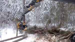 Харвестер VOLVO 220DL c KESLA 28RH.