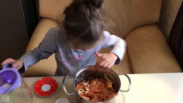 ГОТОВИМ МЯСО ДЛЯ БУТЕРБРОДОВ. РЕБЁНОК УЧИТСЯ ГОТОВИТЬ