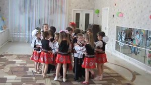 Молдавский народный танец "Хора и сырба"