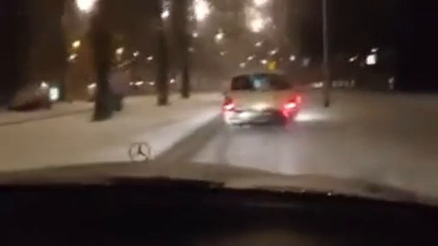 Рено Твинго vs Мерцедес