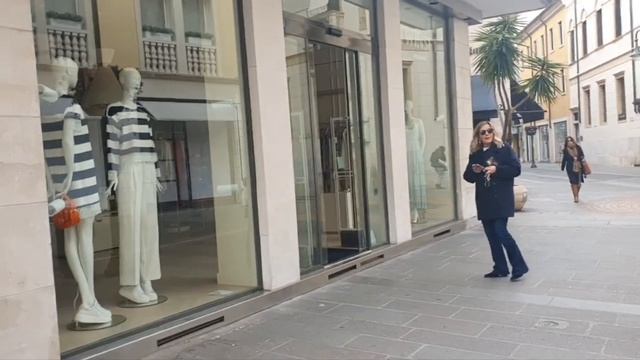 Италия Жасмин , Мелисса,витрины, клубника, смотреть онлайн