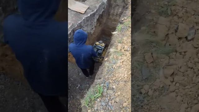 Строим свой дом (устройство щебеночного основания, уплотнение) смотреть онлайн