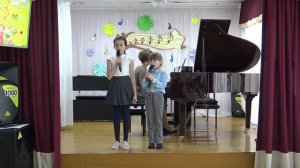 "Солнышко" слова и музыка: В. Калинников, исполняют: Пынзарь Милана и Котовщикова Ксения