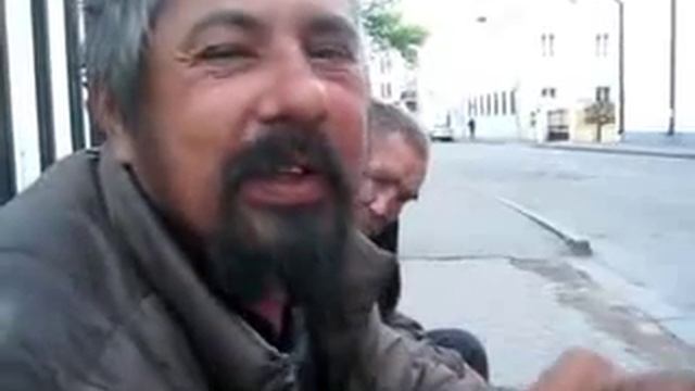 Видео поздравление бомжей