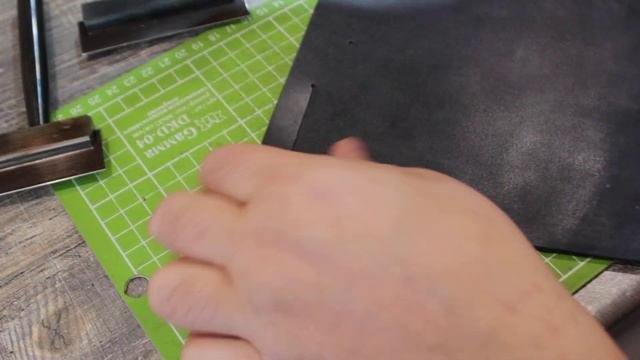 Инструмент для вырубки прорезей под карту от A-Format