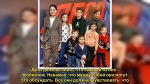 Как актер Евгений Цыганов живет на две семьи и растит восьмерых детей