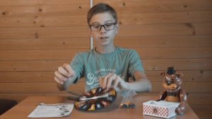 ФНАФ. Распаковка настольной игры 5 ночей с Фредди. Unpacking FNAF Board Game