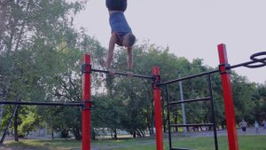 Луна на турнике. Обучалка по Workout 21