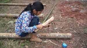 Poor Life - Making a Bamboo House for a Small Family - Lý Thị Ngoan (P1)