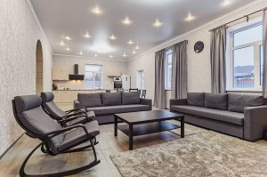 Снять коттедж на день рождения в Пушкине / Большая гостиная / Русская баня с мангалом / 5 спален