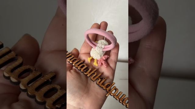 Связанная крючком заколка для волос «Птичка». Knitted hairpin «Bird»