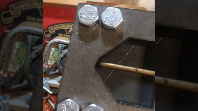 Изготовление меховых уголков для гармони на самодельной приспособе. смотреть онлайн