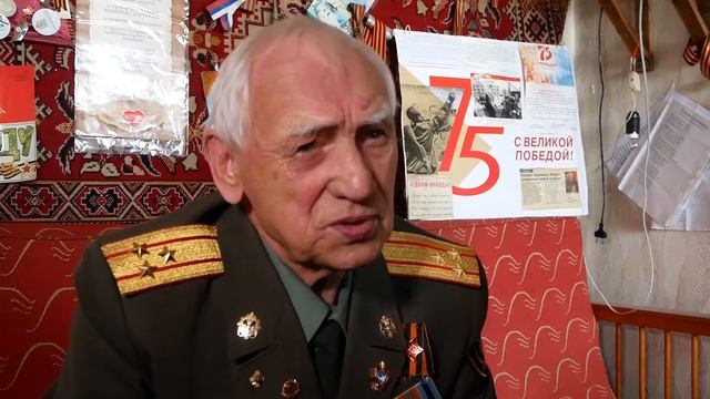 Сторонники "Единой России" и активисты "Молодой гвардии ЕР" поздравили ветеранов смотреть онлайн