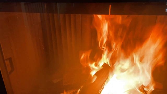 Самая популярная угловая топка! Интерьер в стиле Loft с топкой Альфа 1000RB. смотреть онлайн