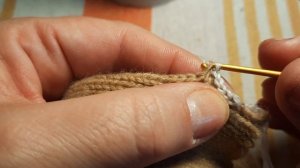 Стрелка на брючках, крючком.