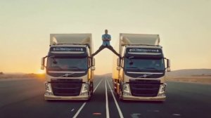 Jean Claude van Damme - Epic Split - Bloodsport Edition