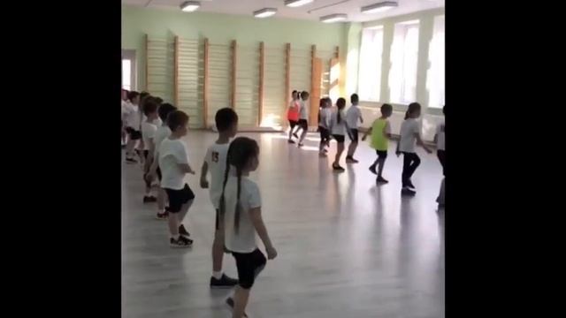 Спорт в детском саду "Аистёнок" смотреть онлайн