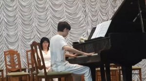 В пещере горного короля на фортепиано.