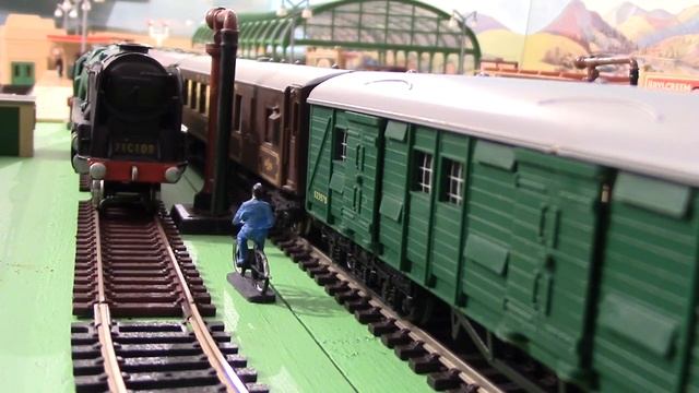 SR PART 6 LYME REGIS,SPITFIRE,LORD NELSON AND SIR MARTIN FROBISHER RUN OO смотреть онлайн